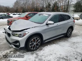 2021 BMW X1 xDrive28i with VIN WBXJG9C02M5T38320, listed as a Copart auction lot 45717075 with 31,300 mi miles and Salvage Title. Bid and sale history available at carsss.com. Image 1.