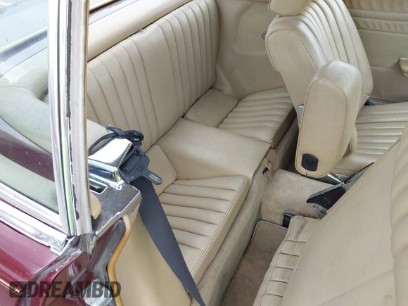 1985 Mercedes-Benz 380 z VIN WDBBA45C0FA026342, wystawiony jako IAAI lot #42197536 z przebiegiem 116 373 mil mil oraz . Historia ofert i sprzedaży dostępna na DreamBid. Obrazek 8.