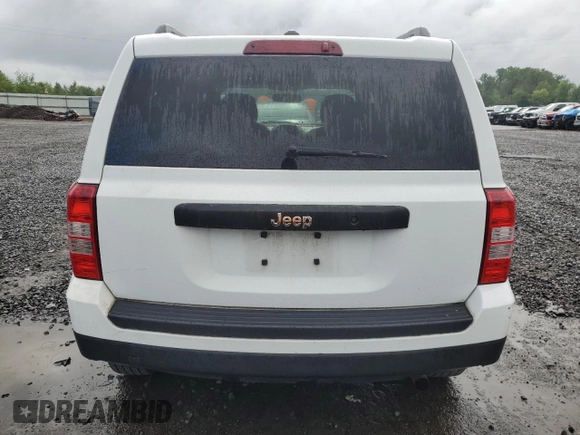 2016 Jeep Patriot Sport SE z VIN 1C4NJPBAXGD789861, wystawiony jako Copart lot #56783865 z przebiegiem 99 988 mil mil oraz Czysty tytuł • Clean title. Historia ofert i sprzedaży dostępna na DreamBid. Obrazek 6.