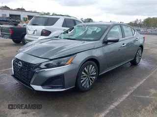 2023 Nissan Altima SV z VIN 1N4BL4DV7PN328287, wystawiony jako IAAI lot #41922893 z przebiegiem 59 289 mil mil oraz . Historia ofert i sprzedaży dostępna na DreamBid. Obrazek 2.