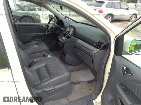 2006 Honda Odyssey EX-L with VIN 5FNRL38756B084148, listed as a IAAI auction lot 41694915 with 164,915 mi miles. Bid and sale history available at carsss.com. Image 5.