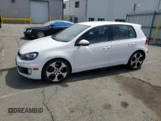 2012 Volkswagen GTI w/Conv & Sunroof PZEV с VIN WVWHD7AJ4CW106637, выставлен на аукционе Copart как лот 54428875 с пробегом 62 327 миль миль и Списание • Salvage title. История ставок и продаж доступна на DreamBid. Изображение 1.