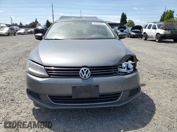 2013 Volkswagen Jetta SE with VIN 3VWDP7AJXDM281723, listed as a Copart auction lot 57235725 with 128,157 mi miles and Salvage title. Bid and sale history available at DreamBid. Image 5.