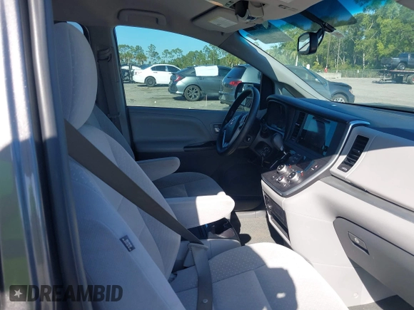 2017 Toyota Sienna LE Auto Access Seat with VIN 5TDKZ3DC7HS781788, listed as a IAAI auction lot 41793638 with 65,529 mi miles. Bid and sale history available at carsss.com. Image 5.