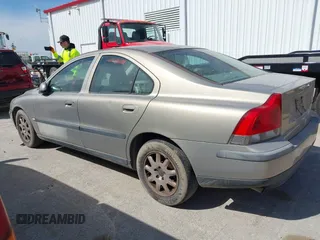 2001 Volvo S60 with VIN YV1RS61RX12066606, listed as a IAAI auction lot 41801626 with 161,504 mi miles. Bid and sale history available at carsss.com. Image 14.