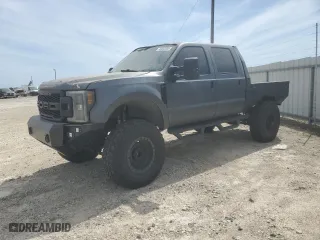 2002 Ford Super Duty F-250 XL with VIN 1FTNW21F52EC74397, listed as a Copart auction lot 49343205 with 0 mi miles and Salvage Title. Bid and sale history available at carsss.com. Image 1.