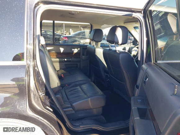 2017 Ford Flex Limited with VIN 2FMGK5D85HBA00992, listed as a IAAI auction lot 41398888 with 121,000 mi miles. Bid and sale history available at carsss.com. Image 8.