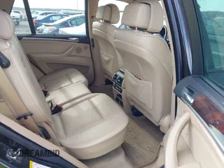 2008 BMW X5 3.0si with VIN 5UXFE43558L005228, listed as a IAAI auction lot 41897524 with 178,741 mi miles. Bid and sale history available at carsss.com. Image 8.