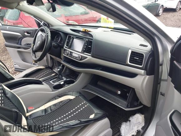 2018 Toyota Highlander SE with VIN 5TDJZRFH6JS550104, listed as a IAAI auction lot 42676132 with 107,807 mi miles and . Bid and sale history available at DreamBid. Image 5.