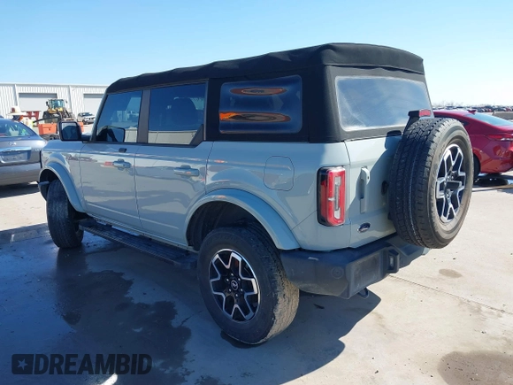 2021 Ford Bronco with VIN 1FMDE5BHXMLB06040, listed as a IAAI auction lot 41490539 with 57,915 mi miles. Bid and sale history available at carsss.com. Image 3.