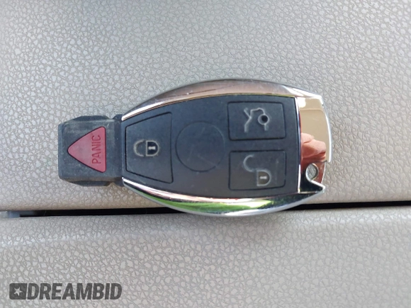 2013 Mercedes-Benz C 300 Sport with VIN WDDGF8AB0DR249949, listed as a IAAI auction lot 41396567 with Not Provided miles and . Bid and sale history available at carsss.com. Image 11.