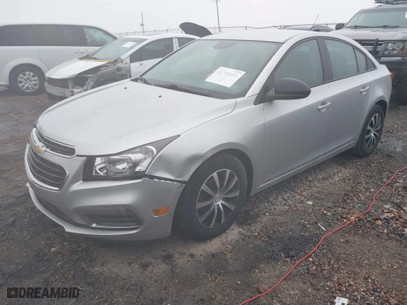 2015 Chevrolet Cruze LS with VIN 1G1PA5SH8F7225657, listed as a IAAI auction lot 41788086 with 118,307 mi miles. Bid and sale history available at carsss.com. Image 2.