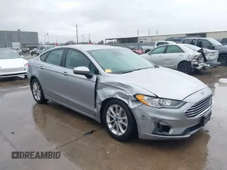 2020 Ford Fusion SE with VIN 3FA6P0HD4LR172233, listed as a IAAI auction lot 41525134 with 64,251 mi miles. Bid and sale history available at carsss.com. Image 1.