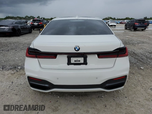 2022 BMW 7 Series 740i with VIN WBA7T2C00NCH30980, listed as a Copart auction lot 62214905 with 37,310 mi miles and Non repairable. Bid and sale history available at DreamBid. Image 6.