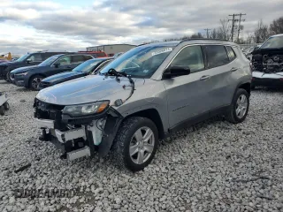 2022 Jeep Compass Altitude with VIN 3C4NJDBB5NT231527, listed as a Copart auction lot 80026874 with 15,664 mi miles and Non Repairable. Bid and sale history available at carsss.com. Image 1.