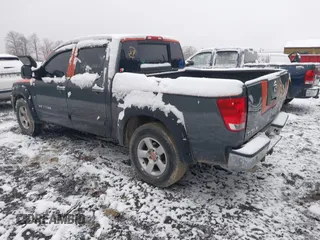 2007 Nissan Titan LE with VIN 1N6BA07B47N226260, listed as a IAAI auction lot 40917076 with 265,363 mi miles. Bid and sale history available at carsss.com. Image 3.