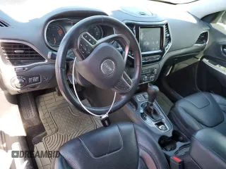 2019 Jeep Cherokee Limited z VIN 1C4PJLDB8KD454114, wystawiony jako Copart lot #57780995 z przebiegiem 125 266 mil mil oraz Szkoda całkowita • Salvage title. Historia ofert i sprzedaży dostępna na DreamBid. Obrazek 8.