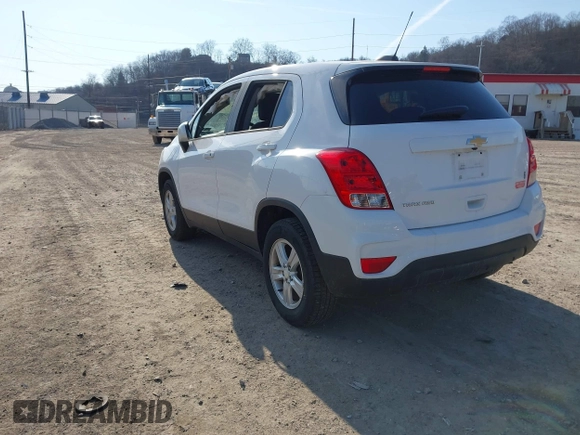 2020 Chevrolet Trax LS with VIN 3GNCJNSB5LL266439, listed as a IAAI auction lot 41763923 with 67,799 mi miles. Bid and sale history available at carsss.com. Image 3.