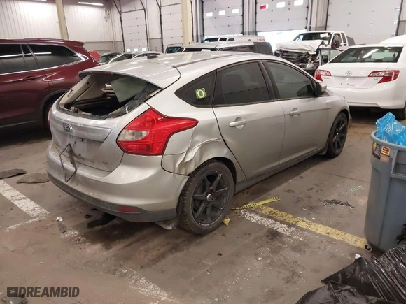 2013 Ford Focus SE with VIN 1FADP3K23DL184955, listed as a IAAI auction lot 41578184 with 183,846 mi miles. Bid and sale history available at carsss.com. Image 4.