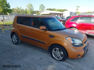 2011 Kia Soul + with VIN KNDJT2A20B7204282, listed as a IAAI auction lot 42052291 with 160,967 mi miles. Bid and sale history available at carsss.com. Image 1.