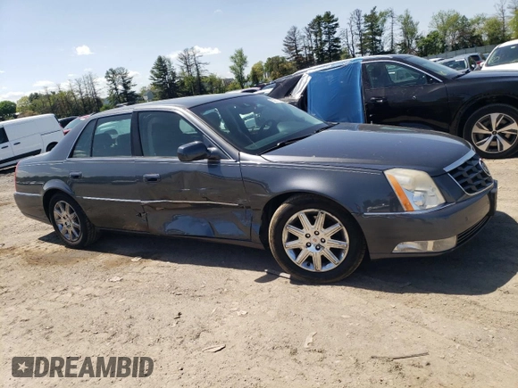 2011 Cadillac DTS Premium Collection z VIN 1G6KH5E64BU116540, wystawiony jako Copart lot #55257305 z przebiegiem 108 360 mil mil oraz Szkoda całkowita • Salvage title. Historia ofert i sprzedaży dostępna na DreamBid. Obrazek 4.