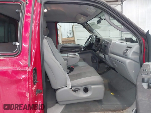 2005 Ford F-250 XL с VIN 1FTSX21P35EA21043, выставлен на аукционе IAAI как лот 41348530 с пробегом 133 202 миль миль и . История ставок и продаж доступна на DreamBid. Изображение 5.