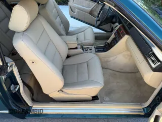 1994 Mercedes-Benz E Class with VIN WDBEA66EXRC118091, listed as a Copart auction lot 49828645 with 92,370 mi miles and Clean Title. Bid and sale history available at carsss.com. Image 5.