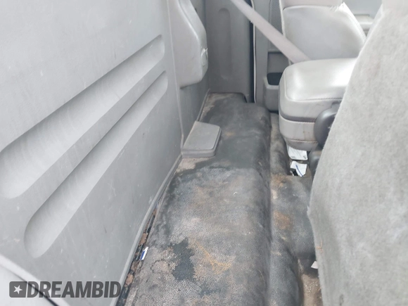 2005 Ford F-150 XL with VIN 1FTRF12WX5NB13395, listed as a IAAI auction lot 42268629 with 466,278 mi miles and . Bid and sale history available at DreamBid. Image 8.