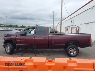 2004 Dodge 3500 ST z VIN 3D7LU38C64G114903, wystawiony jako IAAI lot #40218911 z przebiegiem Nie podano mil oraz . Historia ofert i sprzedaży dostępna na DreamBid. Obrazek 14.