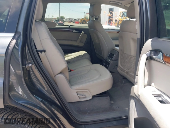 2015 Audi Q7 Premium Plus z VIN WA1LGAFE6FD009024, wystawiony jako IAAI lot #42282569 z przebiegiem 95 953 mil mil oraz . Historia ofert i sprzedaży dostępna na DreamBid. Obrazek 8.