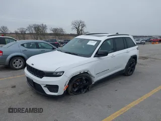 2024 Jeep Grand Cherokee Altitude with VIN 1C4RJHAG1RC707103, listed as a IAAI auction lot 41964830 with 27,302 mi miles and . Bid and sale history available at DreamBid. Image 20.