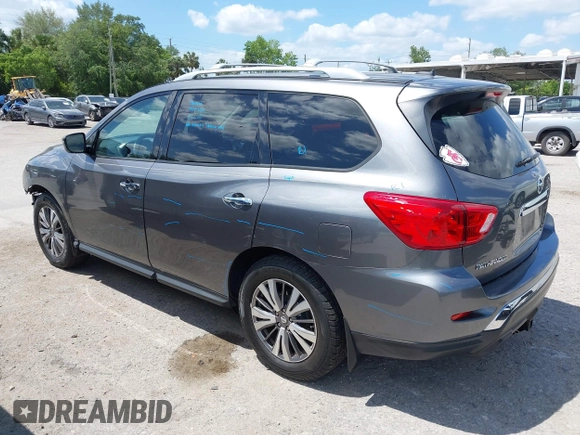 2018 Nissan Pathfinder S z VIN 5N1DR2MN5JC657803, wystawiony jako IAAI lot #42051833 z przebiegiem 192 355 mil mil oraz . Historia ofert i sprzedaży dostępna na DreamBid. Obrazek 3.