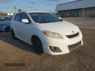 2010 Toyota Matrix with VIN 2T1KU4EE5AC369470, listed as a IAAI auction lot 41928014 with 185,048 mi miles. Bid and sale history available at carsss.com. Image 1.
