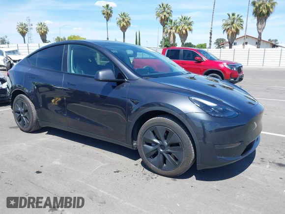2024 Tesla Model Y с VIN 7SAYGDED2RF102144, выставлен на аукционе IAAI как лот 42278757 с пробегом 25 787 миль миль и . История ставок и продаж доступна на DreamBid. Изображение 1.