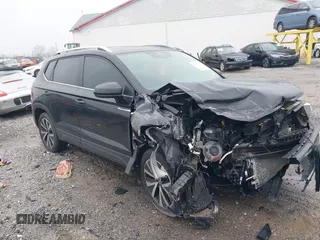 2023 Volkswagen Taos SE z VIN 3VVNX7B27PM336553, wystawiony jako IAAI lot #42012375 z przebiegiem 44 475 mil mil oraz . Historia ofert i sprzedaży dostępna na DreamBid. Obrazek 1.