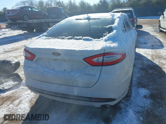 2013 Ford Fusion SE Hybrid with VIN 3FA6P0LU8DR272165, listed as a IAAI auction lot 41333539 with 196,843 mi miles. Bid and sale history available at carsss.com. Image 4.