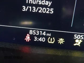 2019 Audi Q8 Prestige z VIN WA1CVAF16KD023972, wystawiony jako IAAI lot #41774864 z przebiegiem 85 314 mil mil oraz . Historia ofert i sprzedaży dostępna na DreamBid. Obrazek 15.