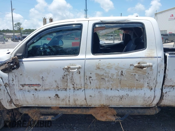 2015 Toyota Tacoma PreRunner with VIN 5TFKU4HN9FX006805, listed as a IAAI auction lot 42283766 with 132,367 mi miles and . Bid and sale history available at DreamBid. Image 14.