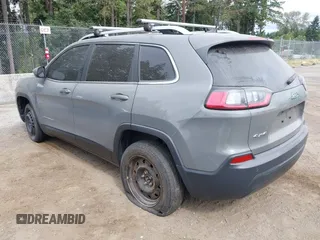 2021 Jeep Cherokee Latitude Plus z VIN 1C4PJMLB5MD109942, wystawiony jako IAAI lot #42536859 z przebiegiem 20 196 mil mil oraz . Historia ofert i sprzedaży dostępna na DreamBid. Obrazek 3.