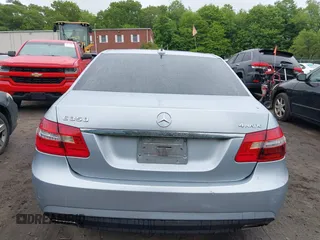 2013 Mercedes-Benz E 350 Luxury z VIN WDDHF8JB2DA675225, wystawiony jako IAAI lot #42316651 z przebiegiem 127 087 mil mil oraz . Historia ofert i sprzedaży dostępna na DreamBid. Obrazek 17.