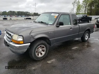 2000 Ford Ranger XL with VIN 1FTYR14V1YPA43897, listed as a Copart auction lot 51360825 with 247,752 mi miles and Clean Title. Bid and sale history available at carsss.com. Image 1.