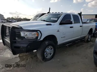 2022 Ram 2500 Tradesman z VIN 3C6UR5HL7NG335589, wystawiony jako Copart lot #78353194 z przebiegiem 59 901 mil mil oraz Szkoda całkowita • Salvage title. Historia ofert i sprzedaży dostępna na DreamBid. Obrazek 1.