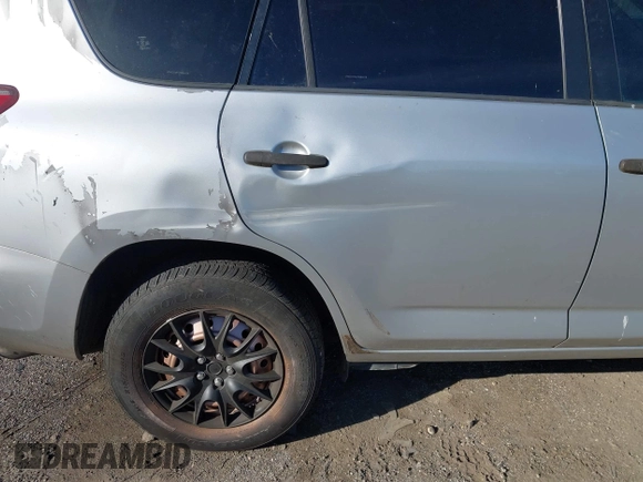 2007 Toyota RAV4 with VIN JTMZD33V375061828, listed as a IAAI auction lot 41649892 with 167,927 mi miles. Bid and sale history available at carsss.com. Image 6.
