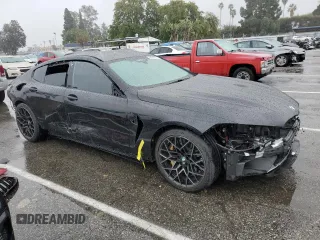 2020 BMW M8 Competition z VIN WBSGV0C03LCE18921, wystawiony jako Copart lot #43640263 z przebiegiem 10 564 mil mil oraz . Historia ofert i sprzedaży dostępna na DreamBid. Obrazek 4.