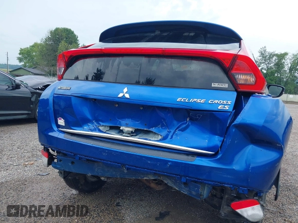2018 Mitsubishi Eclipse Cross ES z VIN JA4AT3AA7JZ048929, wystawiony jako IAAI lot #42624454 z przebiegiem 97 520 mil mil oraz . Historia ofert i sprzedaży dostępna na DreamBid. Obrazek 6.