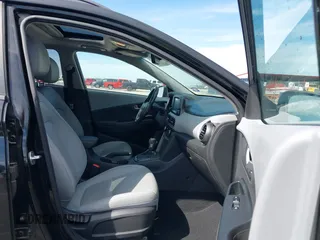 2018 Hyundai Kona Limited with VIN KM8K33A58JU078785, listed as a IAAI auction lot 41808445 with 58,738 mi miles. Bid and sale history available at carsss.com. Image 5.