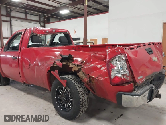 2008 Chevrolet Silverado 1500 1LT with VIN 1GCEK14008E131895, listed as a IAAI auction lot 41976247 with 178,669 mi miles and . Bid and sale history available at DreamBid. Image 6.