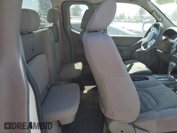 2015 Nissan Frontier S with VIN 1N6BD0CT2FN704275, listed as a Copart auction lot 61163015 with 130,857 mi miles and Clean title. Bid and sale history available at DreamBid. Image 10.