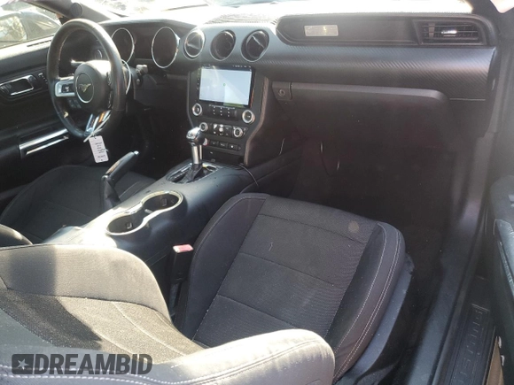 2016 Ford Mustang V6 z VIN 1FA6P8AM3G5241253, wystawiony jako Copart lot #56236235 z przebiegiem 120 010 mil mil oraz Czysty tytuł • Clean title. Historia ofert i sprzedaży dostępna na DreamBid. Obrazek 8.