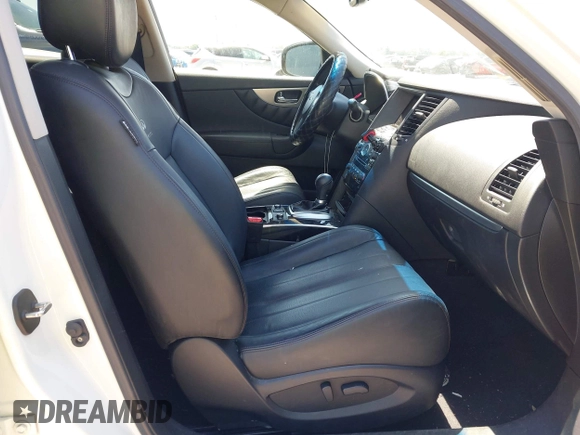 2014 Infiniti QX70 with VIN JN8CS1MU7EM451098, listed as a IAAI auction lot 42026803 with 126,605 mi miles and . Bid and sale history available at DreamBid. Image 5.